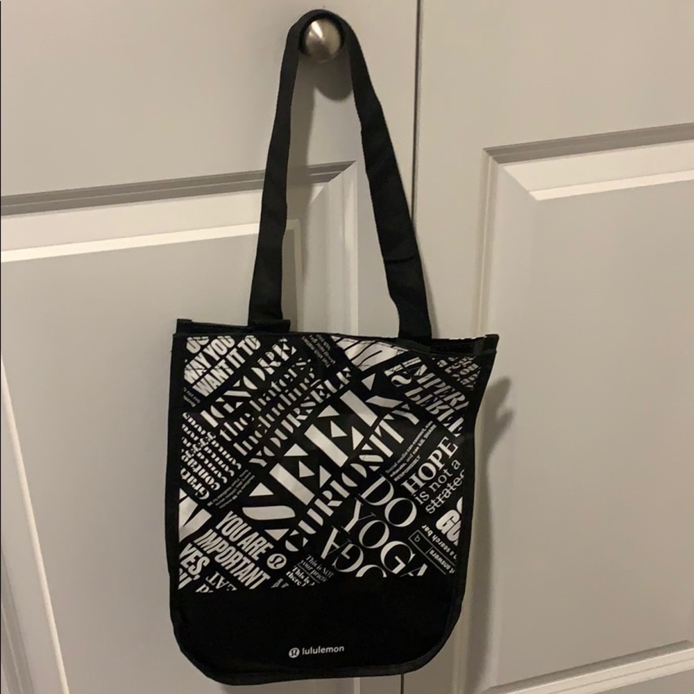 Black lululemon lunch bag